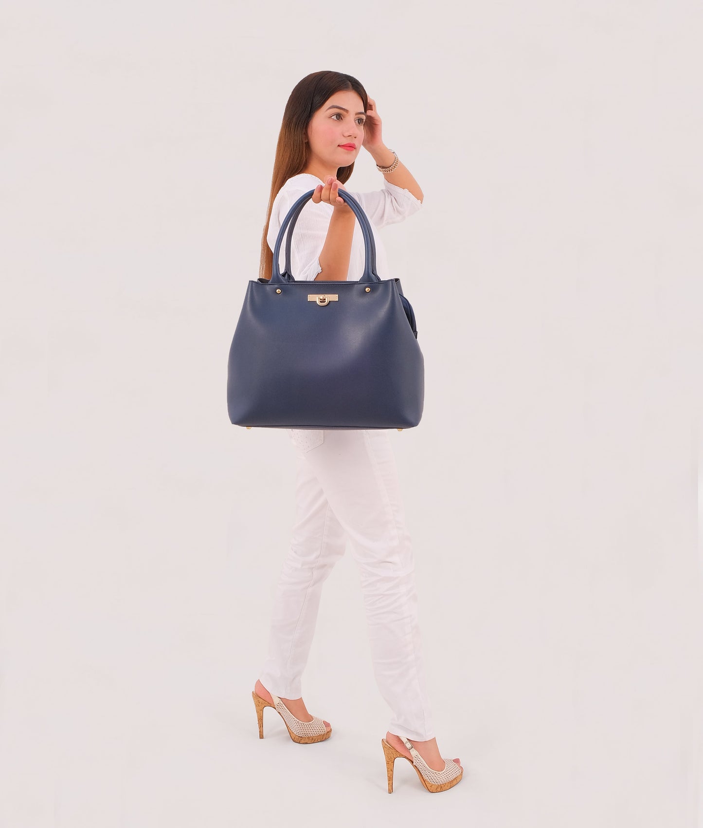 Bolso de mano azul con cremallera